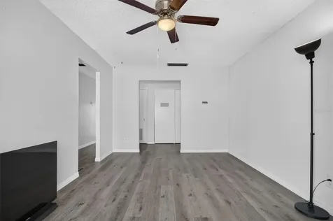 8522 10th Street N St Petersburg FL 33702