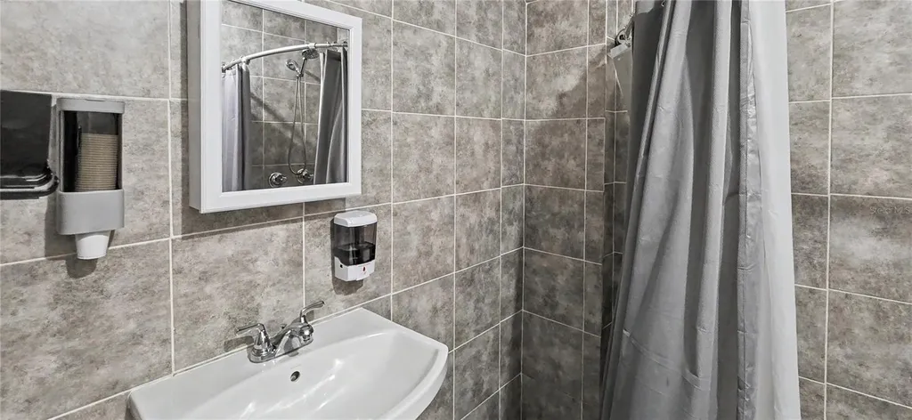 3087 Duane Avenue Oldsmar FL 34677