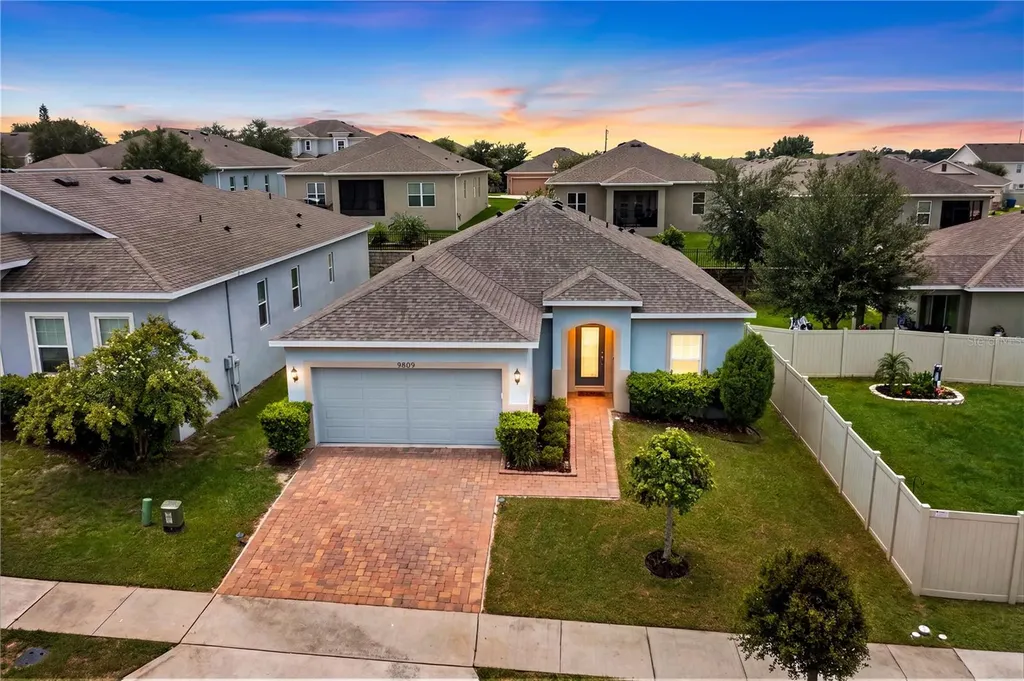 9809 Late Way Groveland FL 34736