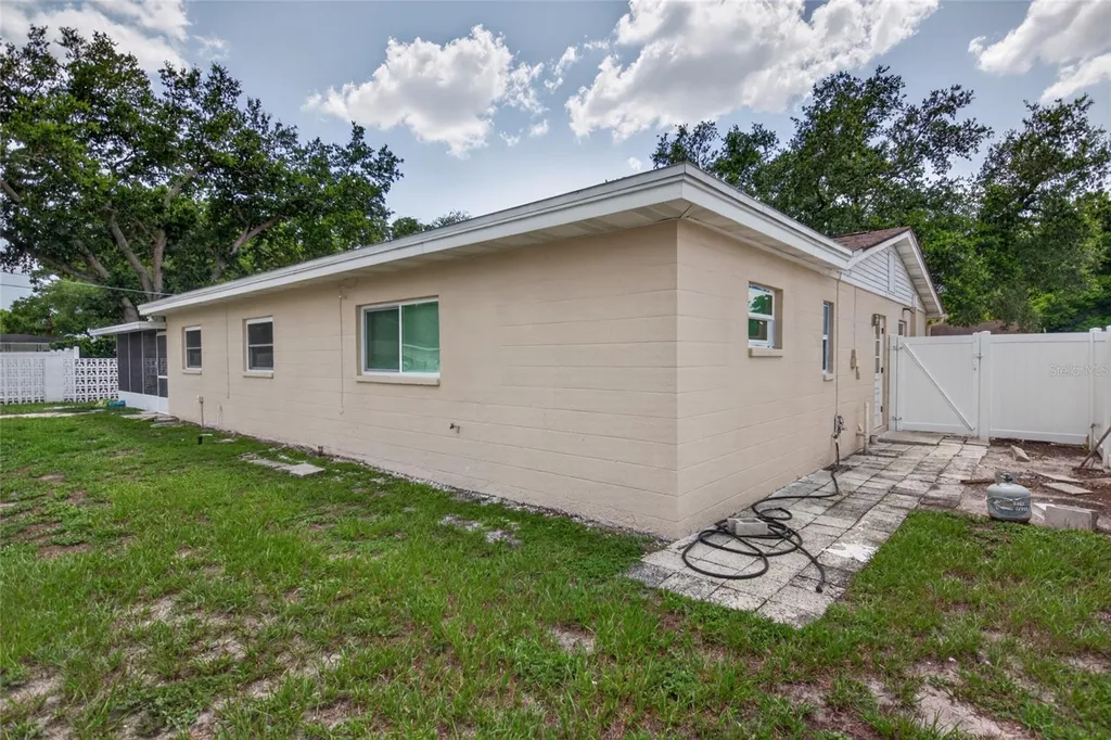 12501 Saint Charlotte Drive Tampa FL 33618