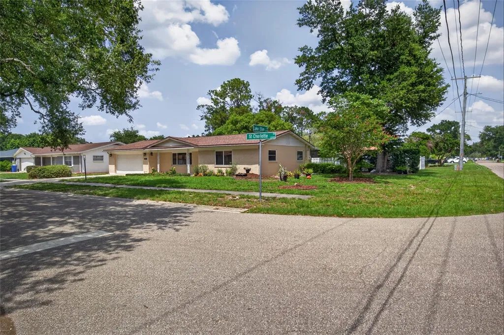 12501 Saint Charlotte Drive Tampa FL 33618