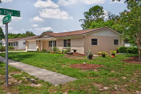 12501 Saint Charlotte Drive Tampa FL 33618