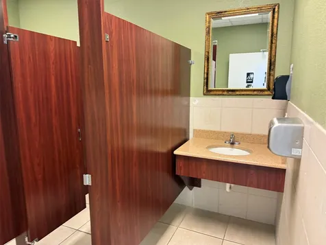 5431 E Silver Springs Boulevard Silver Springs FL 34488
