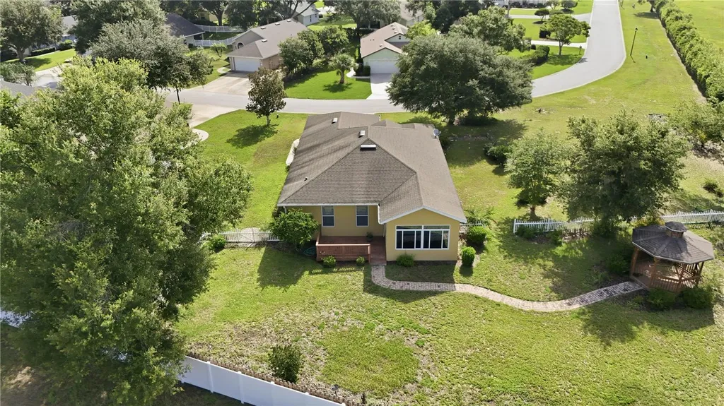 81 Twin Lake Circle Umatilla FL 32784