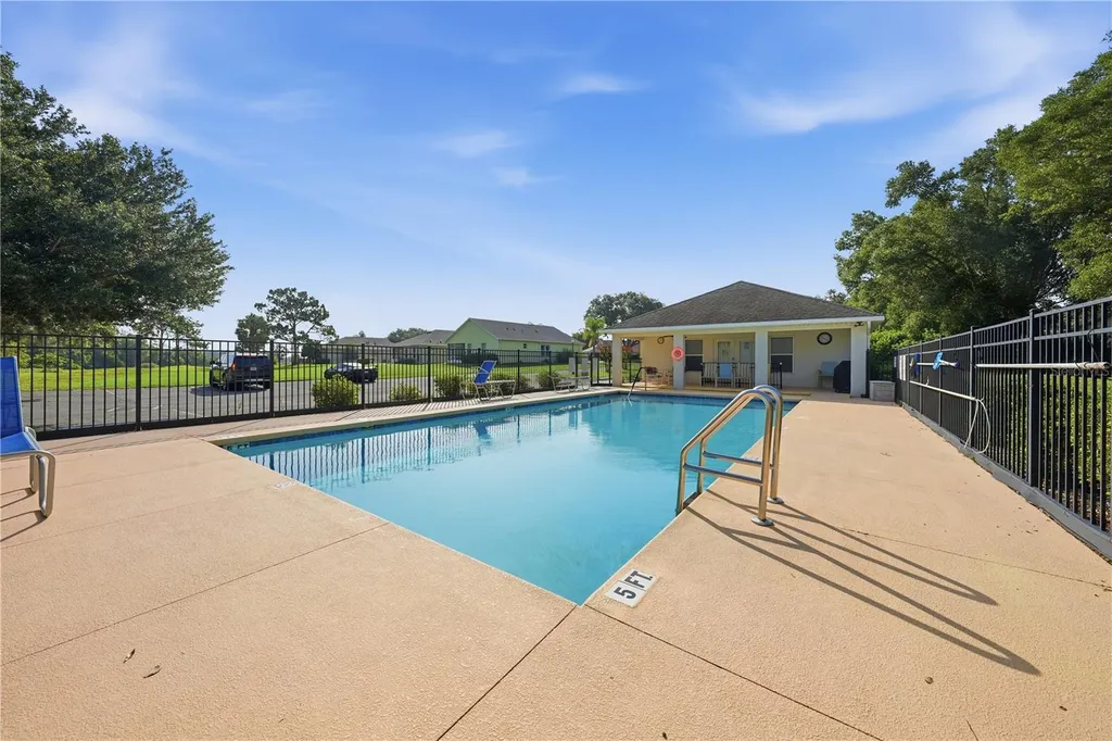 81 Twin Lake Circle Umatilla FL 32784