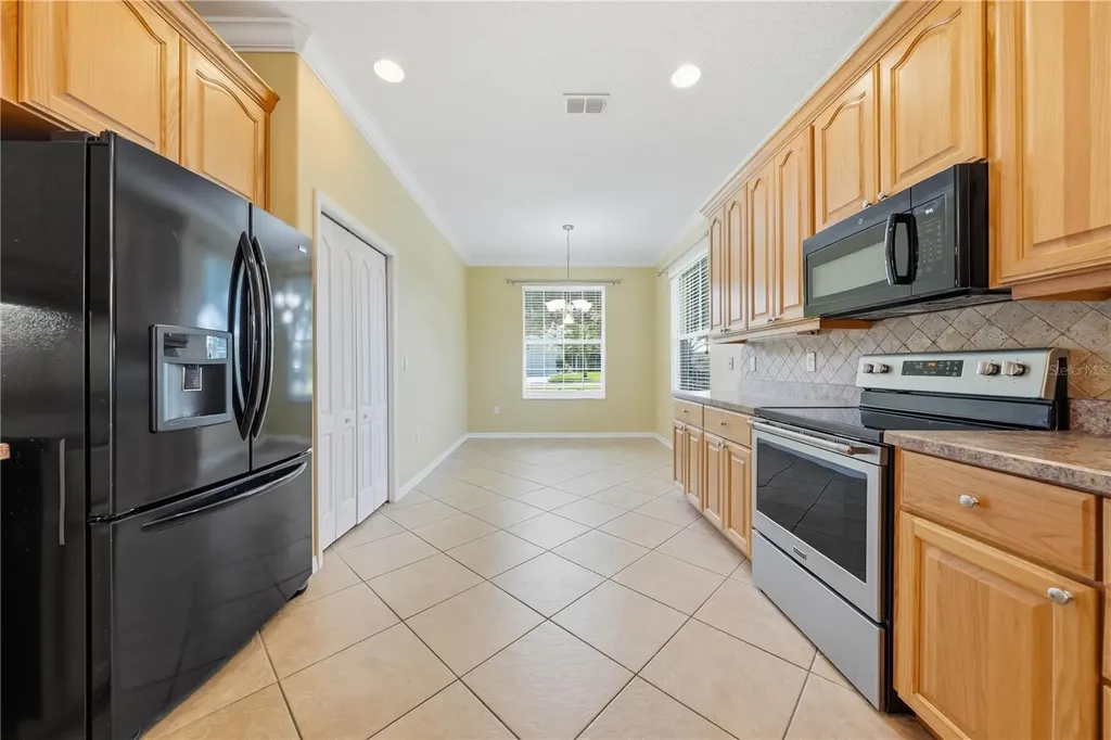 81 Twin Lake Circle Umatilla FL 32784