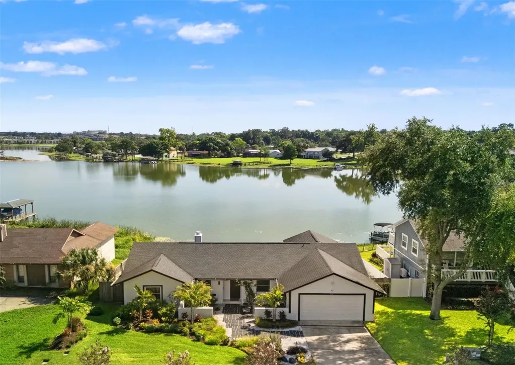 415 Barclay Avenue Altamonte Springs FL 32701