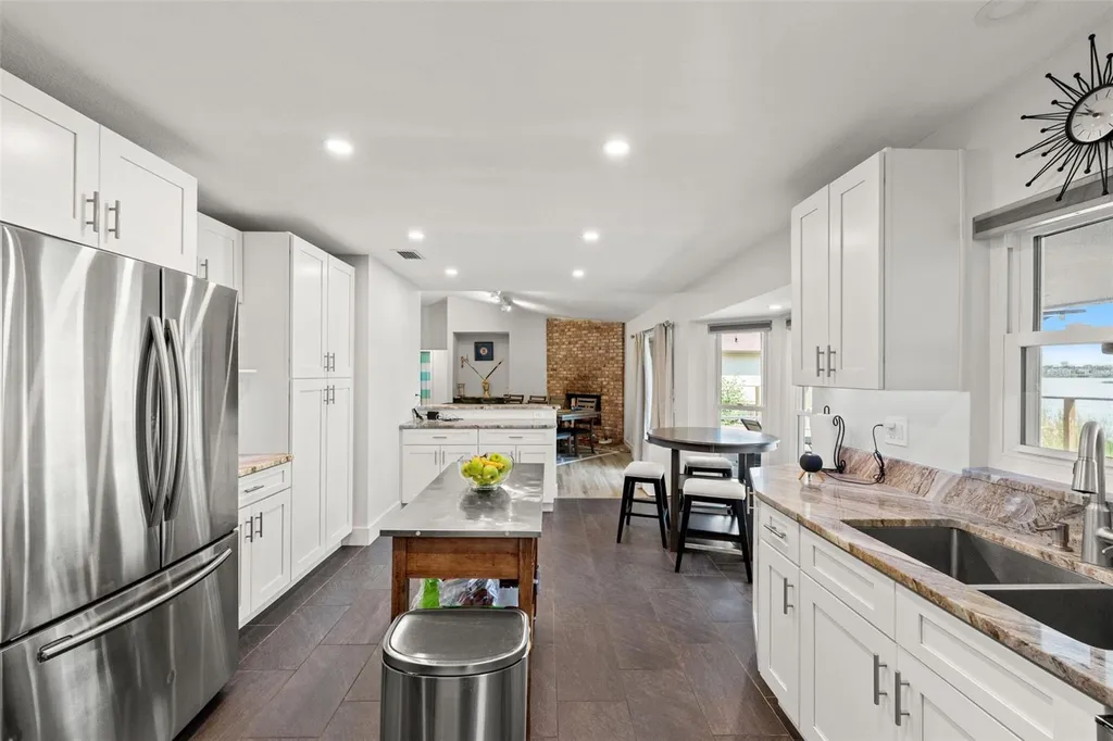 415 Barclay Avenue Altamonte Springs FL 32701