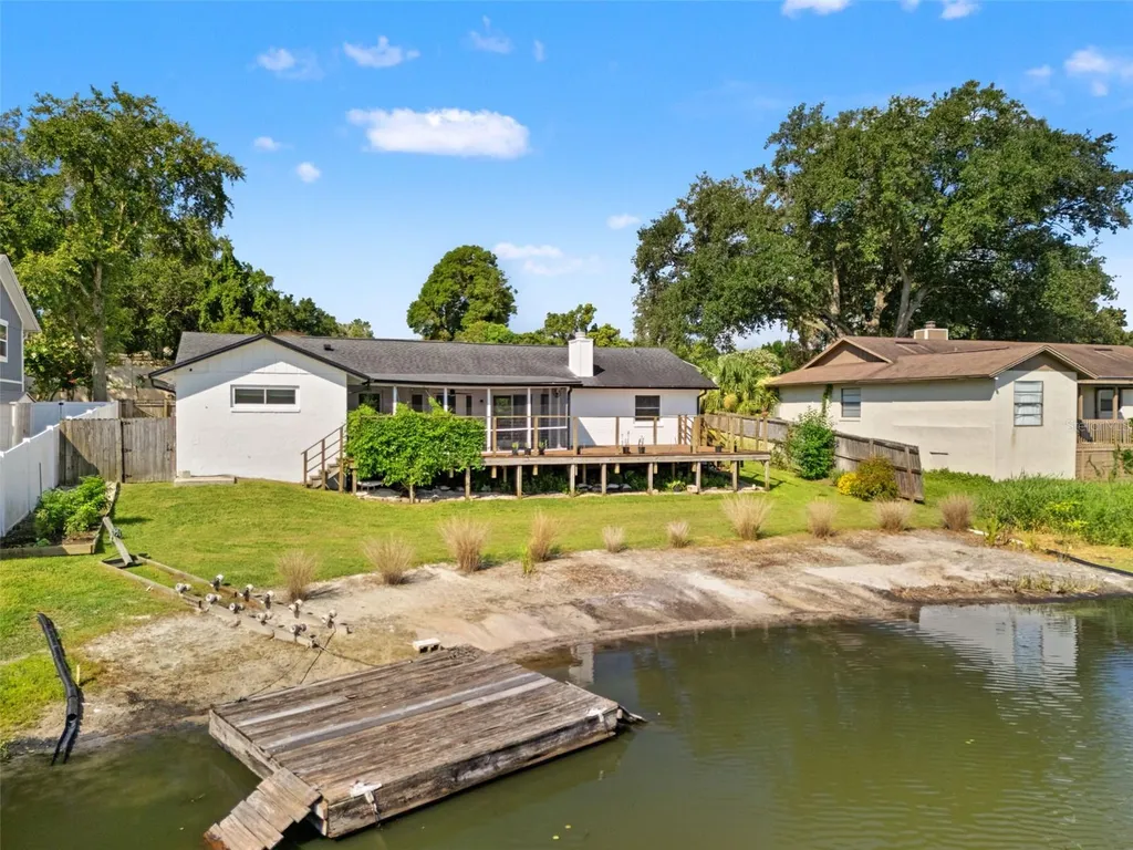 415 Barclay Avenue Altamonte Springs FL 32701