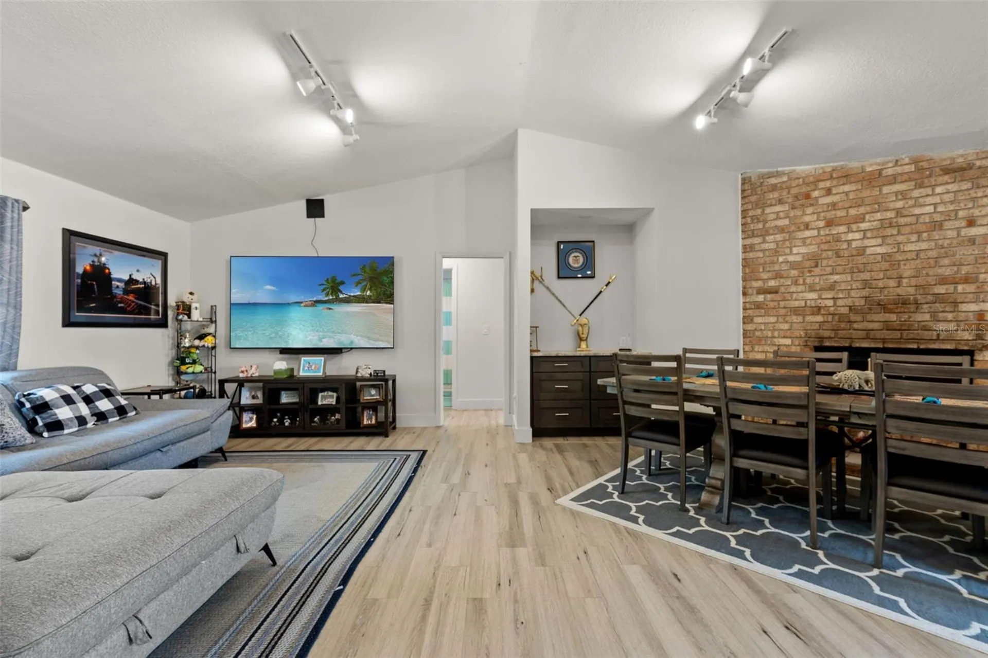 415 Barclay Avenue Altamonte Springs FL 32701
