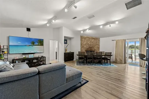 415 Barclay Avenue Altamonte Springs FL 32701