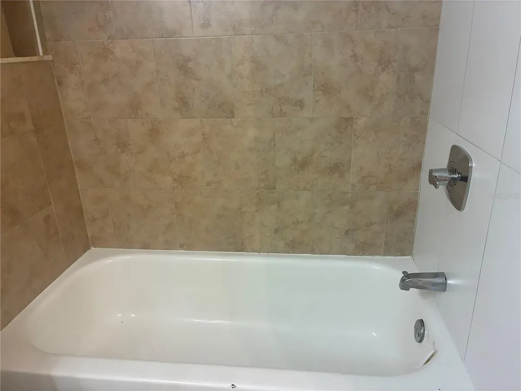 3830 Valley Tree Drive Tampa FL 33610