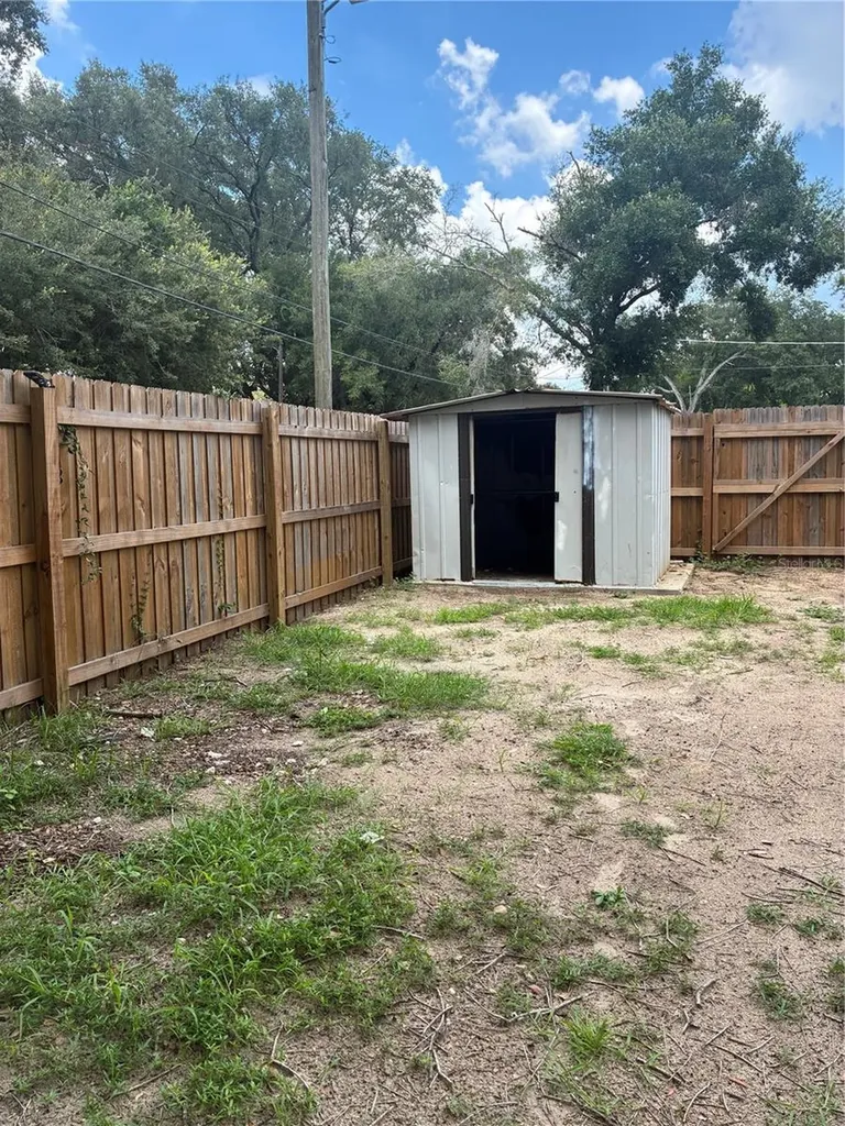 3830 Valley Tree Drive Tampa FL 33610