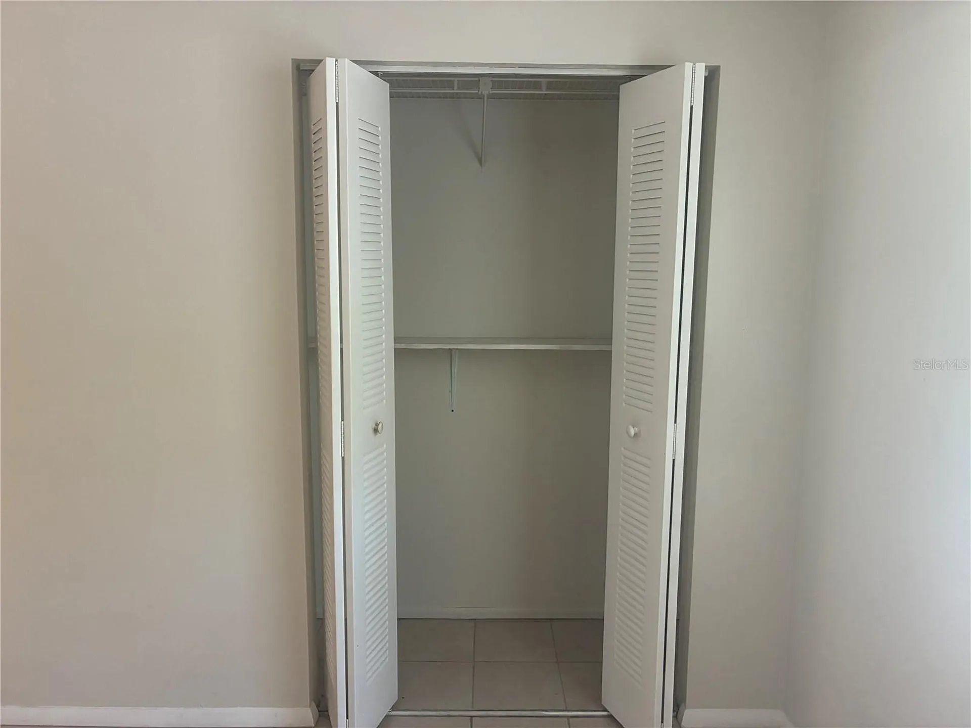 3830 Valley Tree Drive Tampa FL 33610