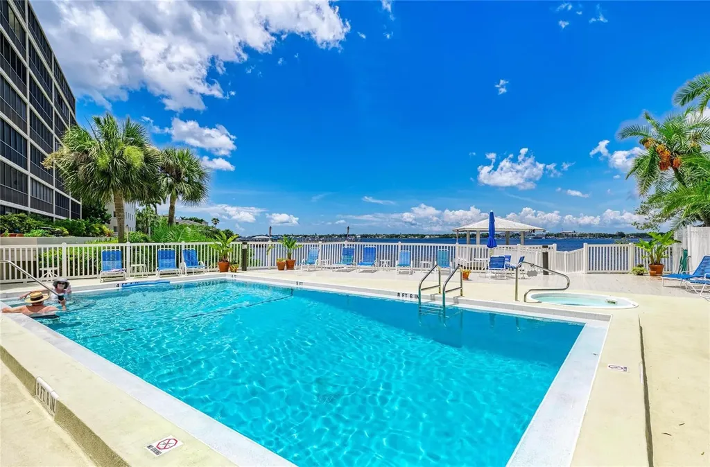 1510 1st Avenue W Bradenton FL 34205