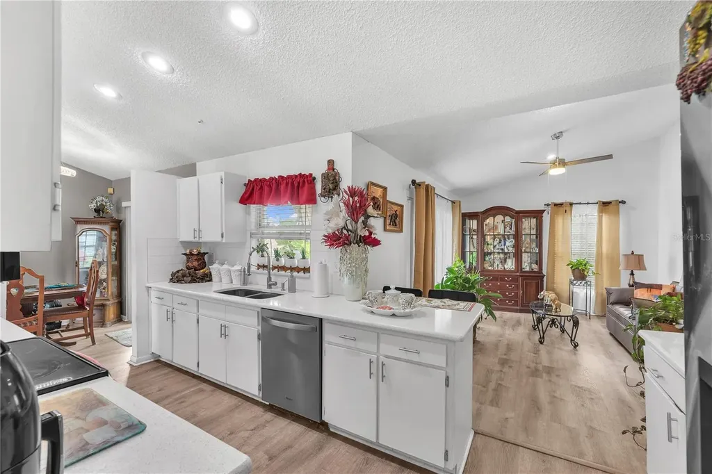 2114 W Hanna Avenue Tampa FL 33604