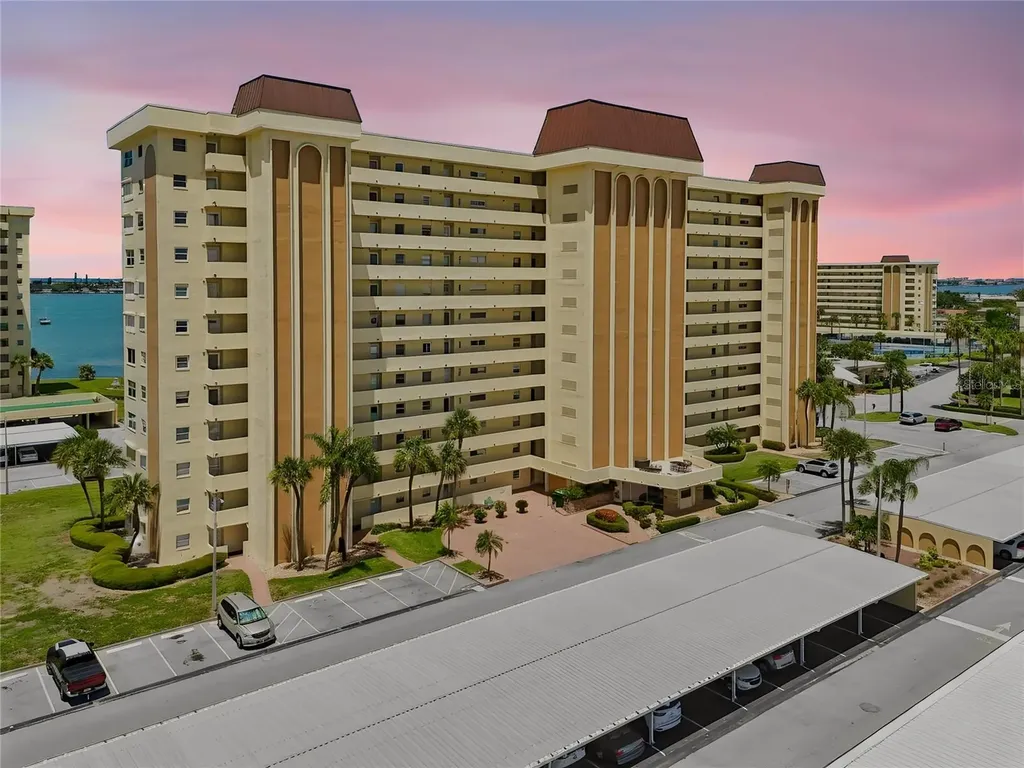 4575 Cove Circle St Petersburg FL 33708