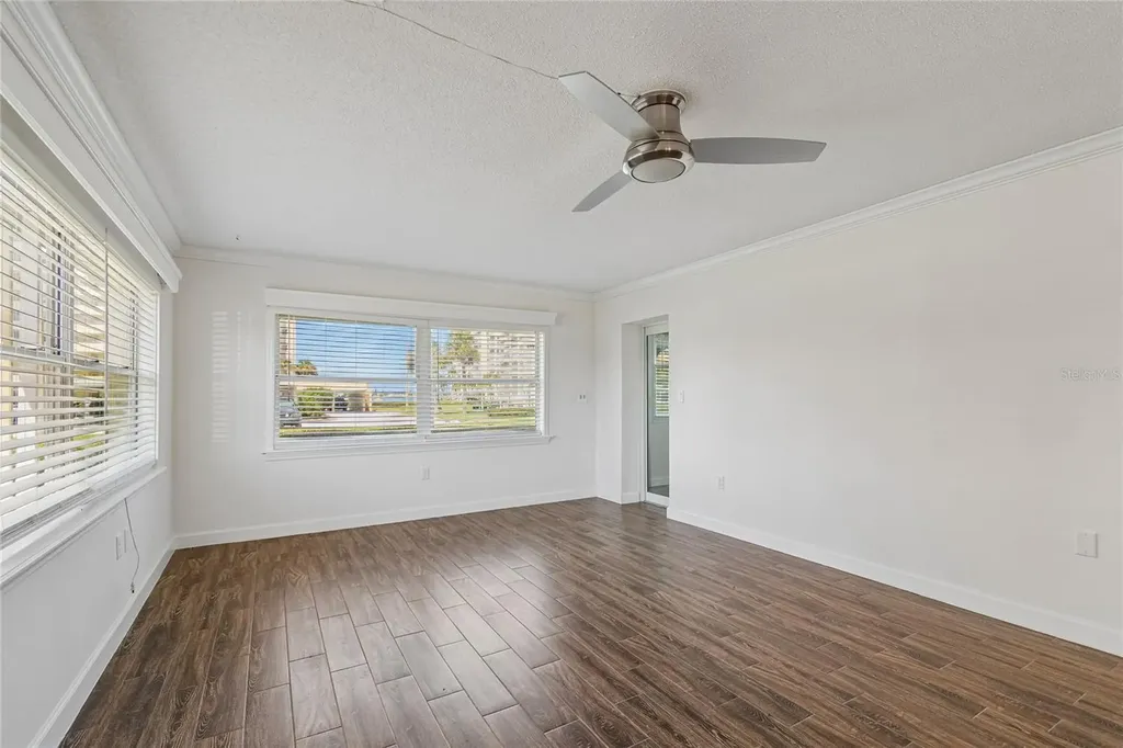 4575 Cove Circle St Petersburg FL 33708