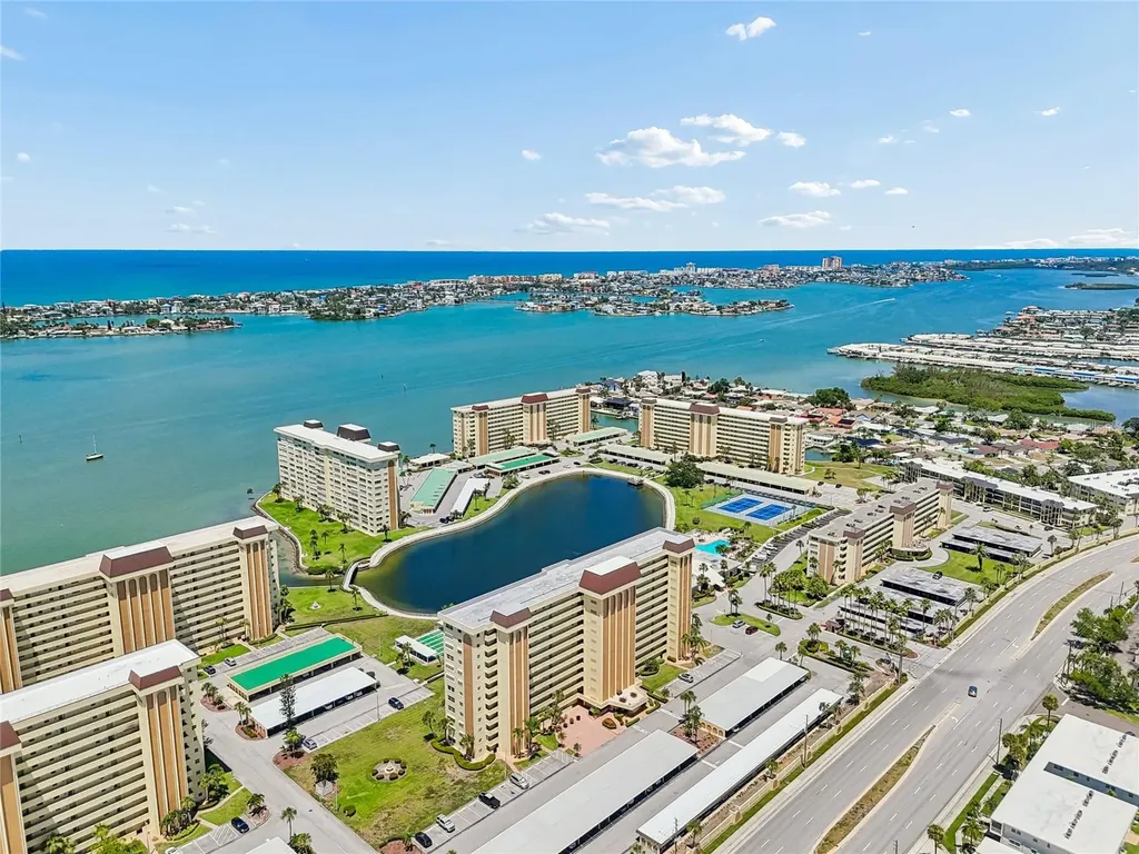 4575 Cove Circle St Petersburg FL 33708