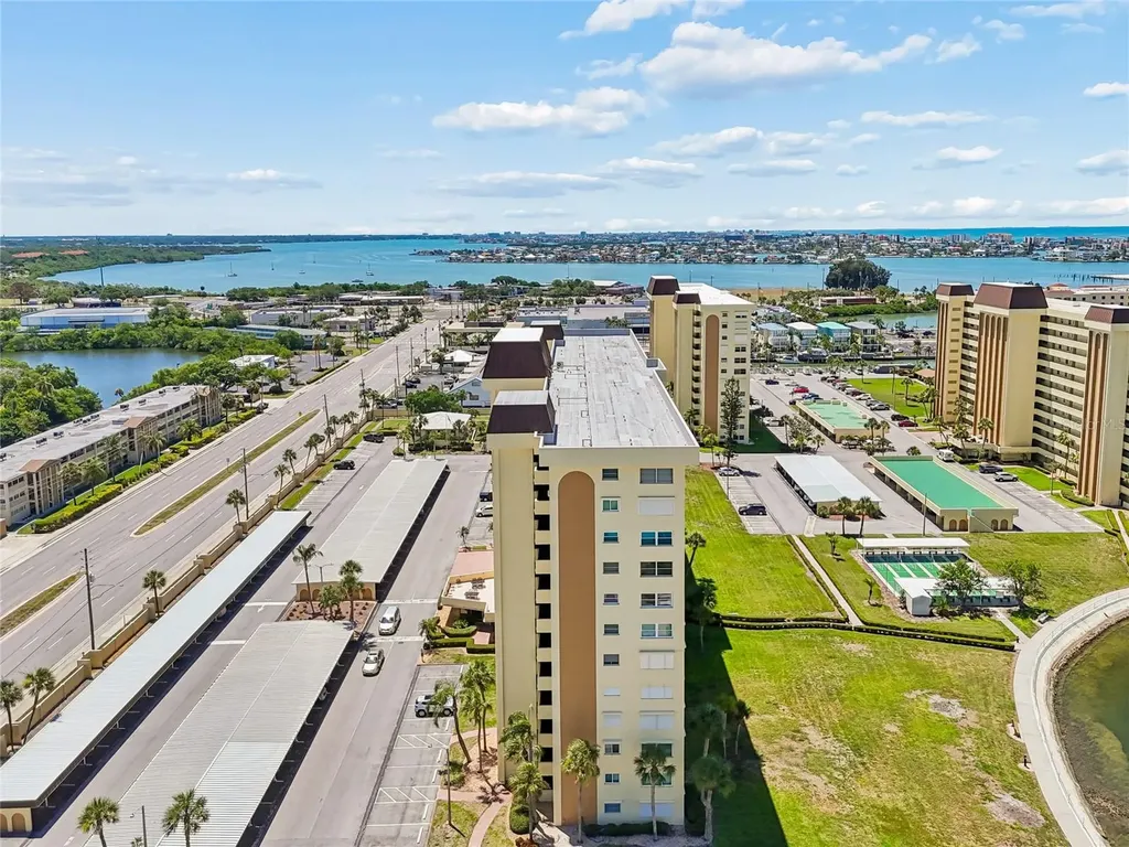 4575 Cove Circle St Petersburg FL 33708