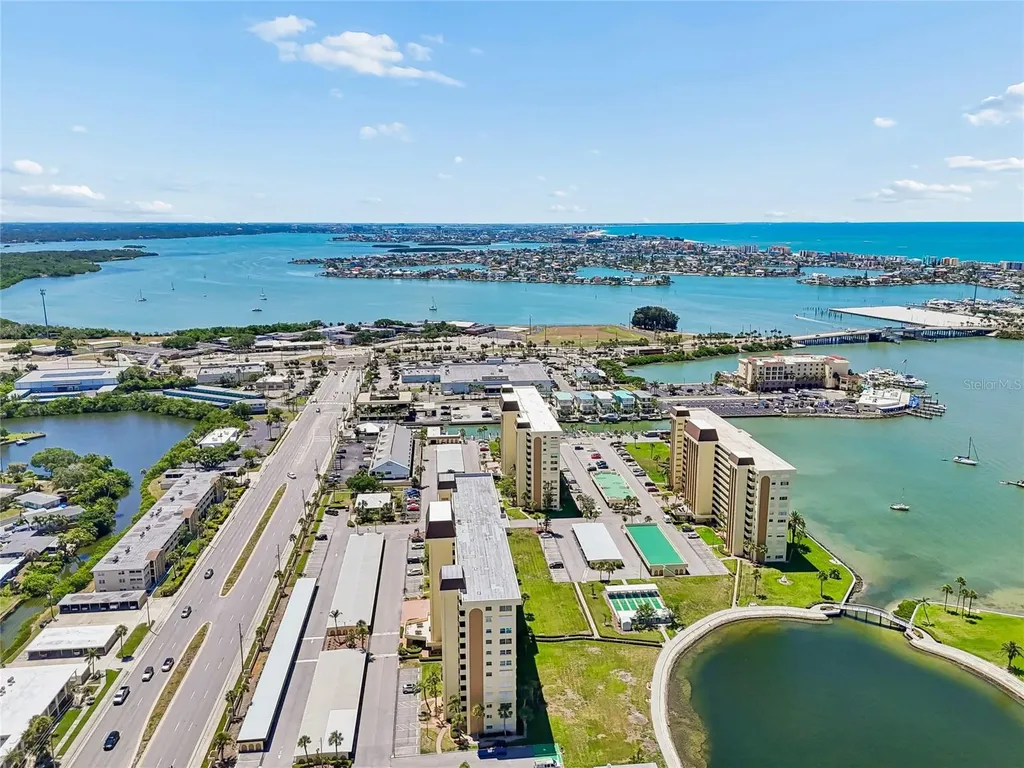4575 Cove Circle St Petersburg FL 33708