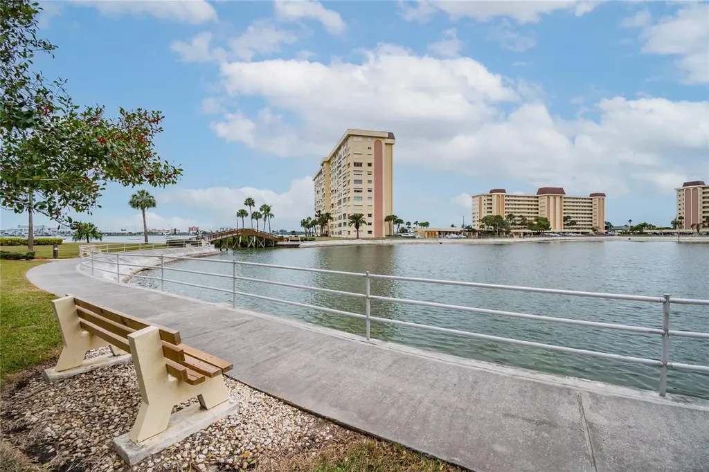 4575 Cove Circle St Petersburg FL 33708