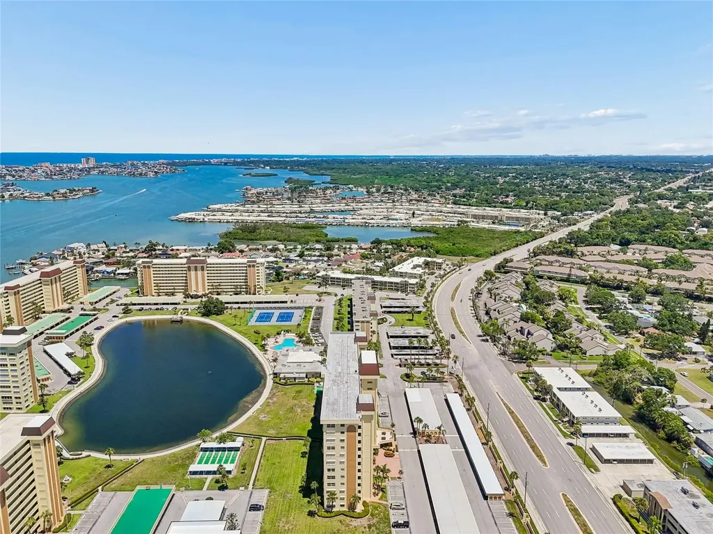 4575 Cove Circle St Petersburg FL 33708