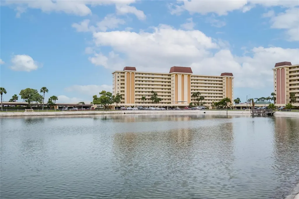 4575 Cove Circle St Petersburg FL 33708
