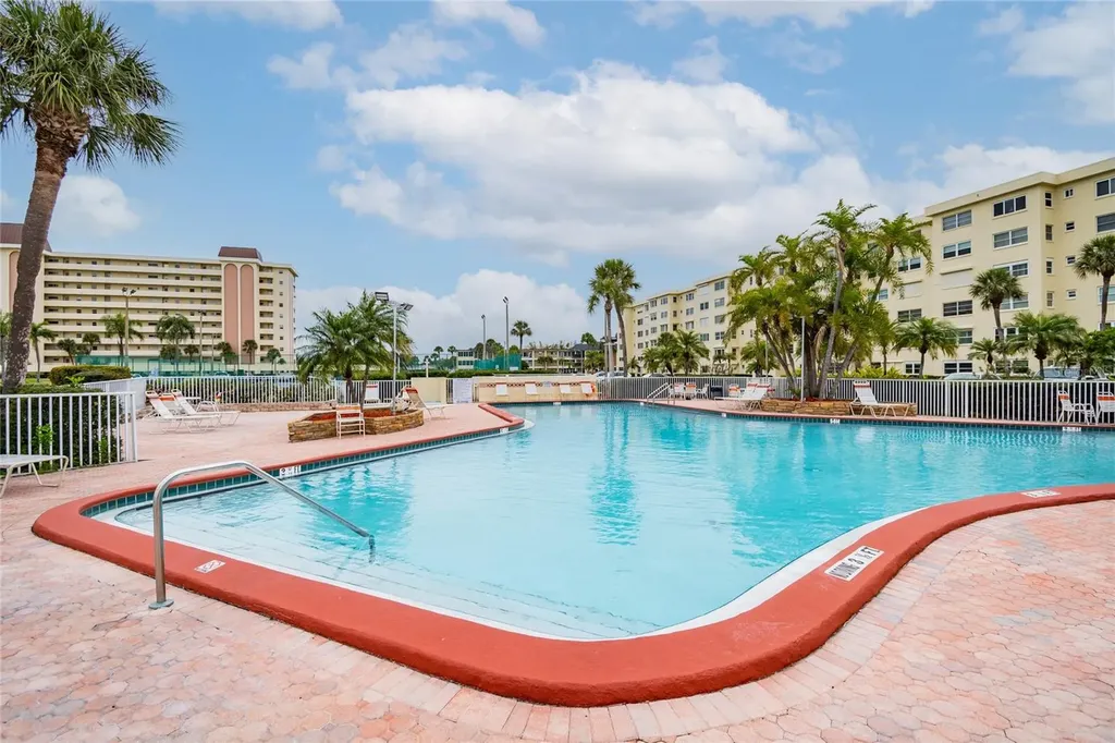 4575 Cove Circle St Petersburg FL 33708