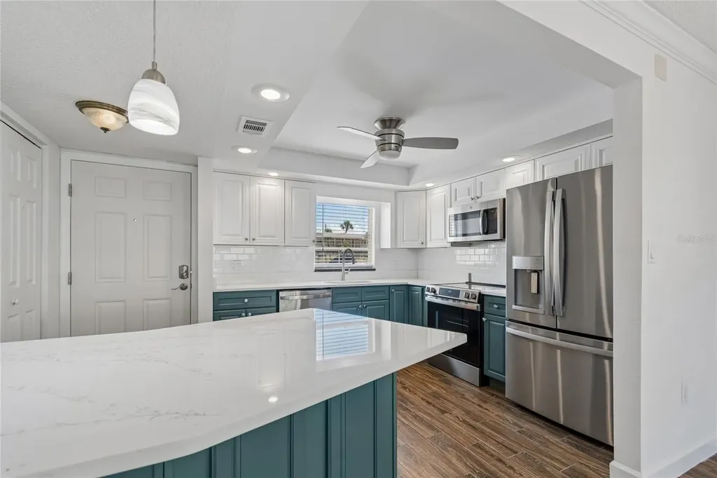 4575 Cove Circle St Petersburg FL 33708