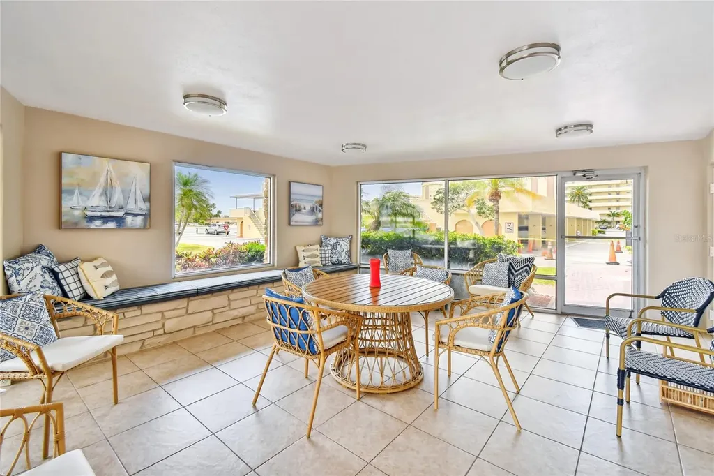 4575 Cove Circle St Petersburg FL 33708