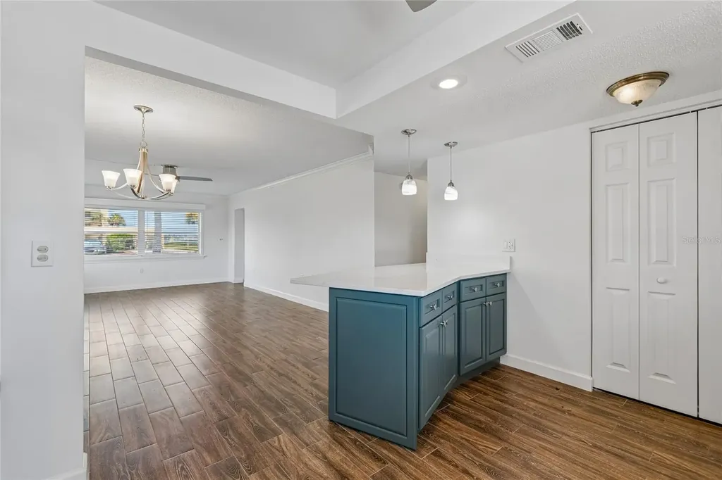 4575 Cove Circle St Petersburg FL 33708