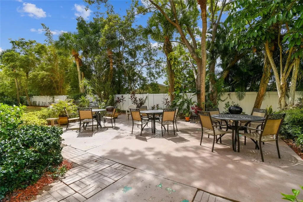 4575 Cove Circle St Petersburg FL 33708