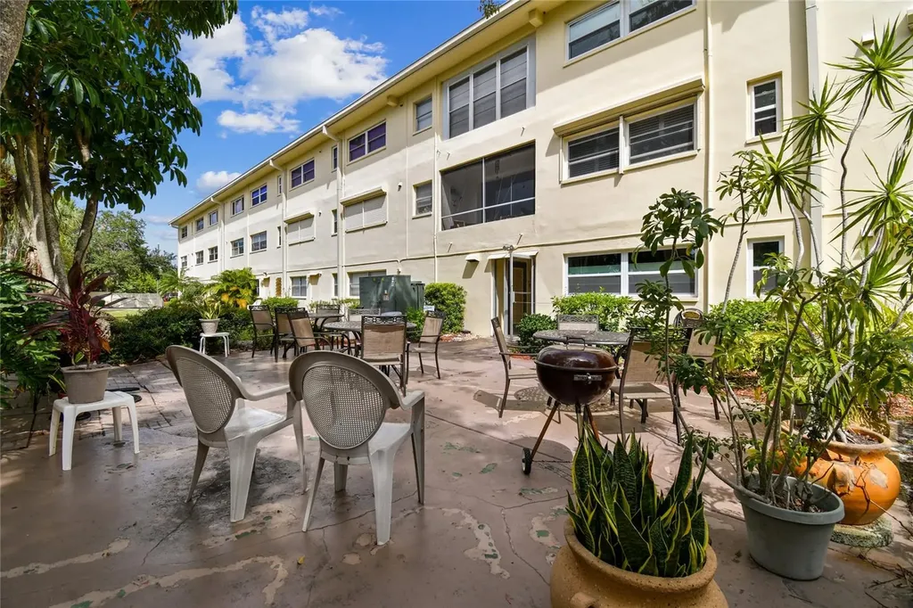 4575 Cove Circle St Petersburg FL 33708