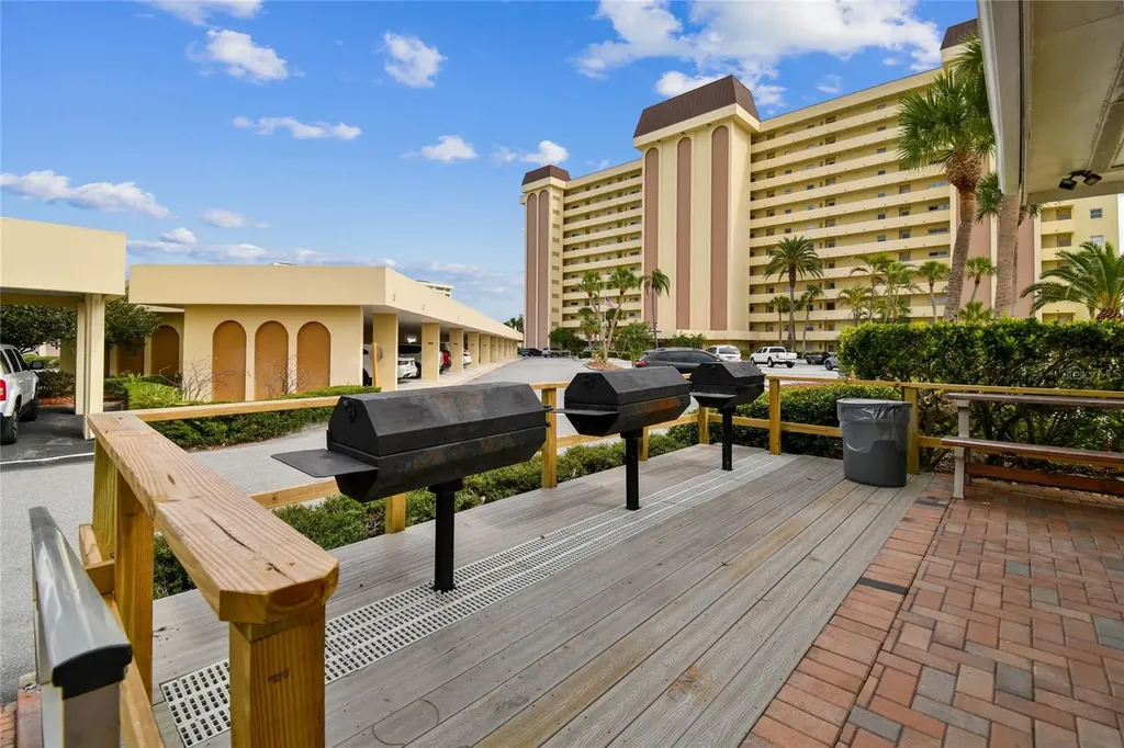 4575 Cove Circle St Petersburg FL 33708