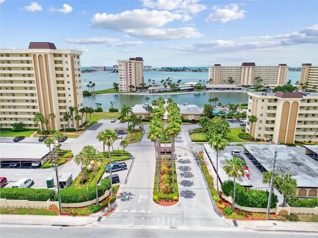 4575 Cove Circle St Petersburg FL 33708