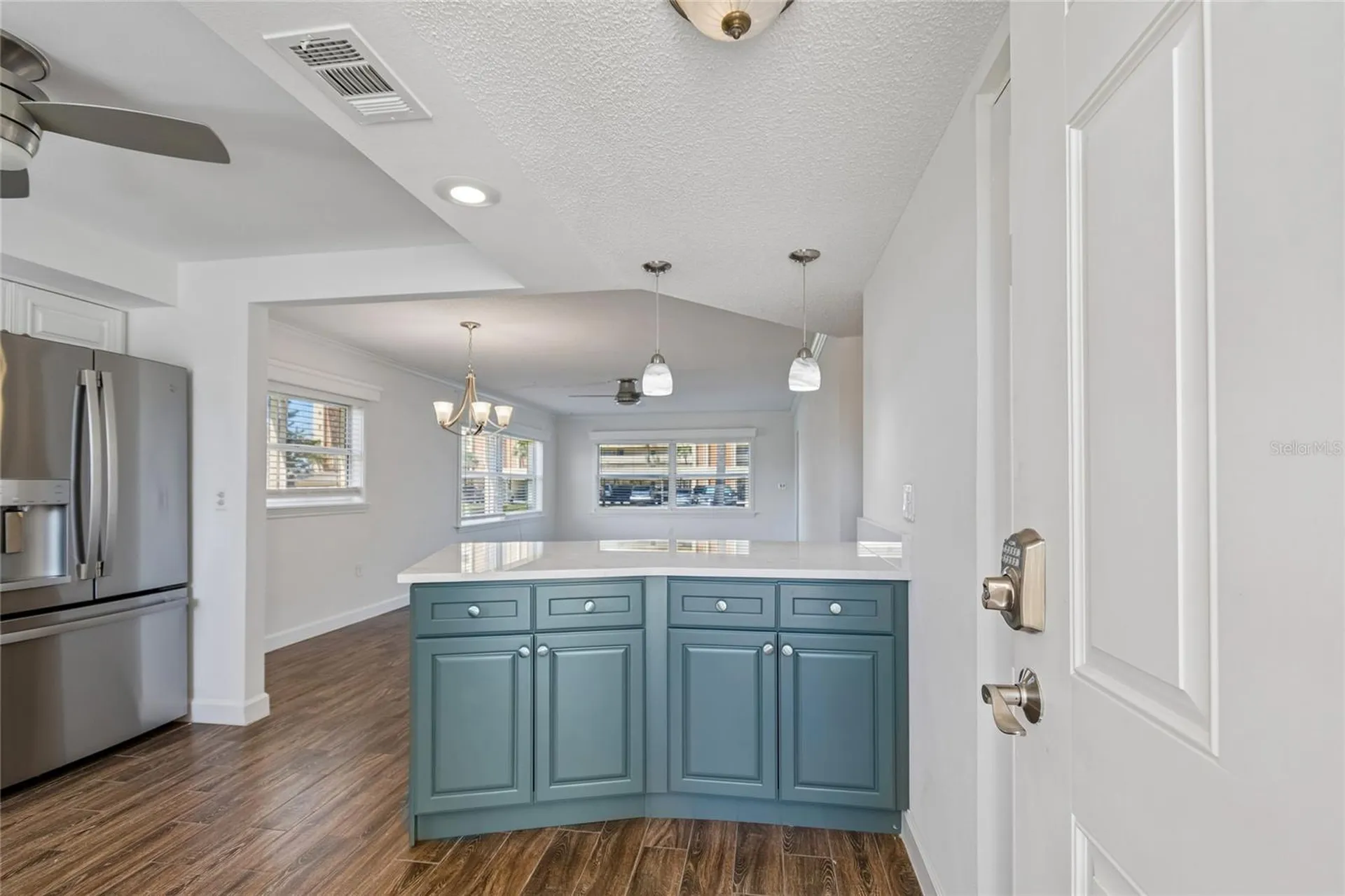 4575 Cove Circle St Petersburg FL 33708