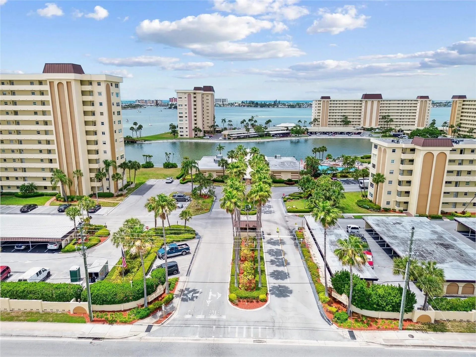 4575 Cove Circle St Petersburg FL 33708