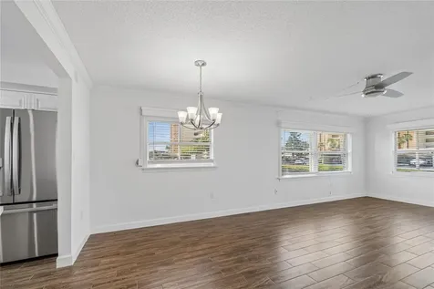 4575 Cove Circle St Petersburg FL 33708
