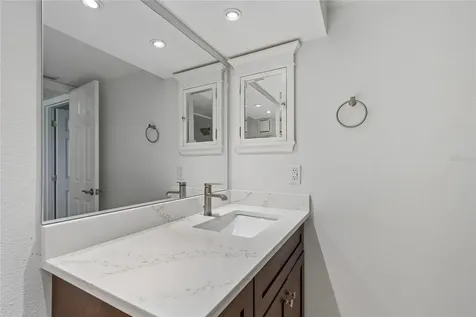 4575 Cove Circle St Petersburg FL 33708