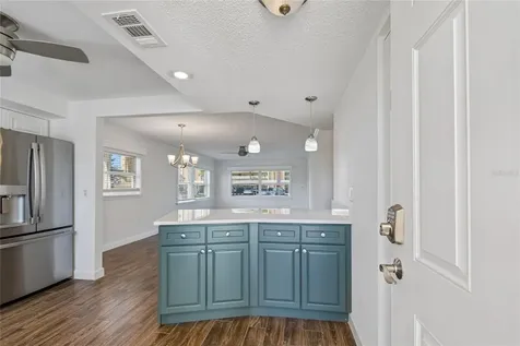 4575 Cove Circle St Petersburg FL 33708
