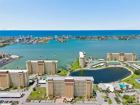 4575 Cove Circle St Petersburg FL 33708