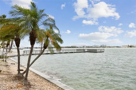 4575 Cove Circle St Petersburg FL 33708