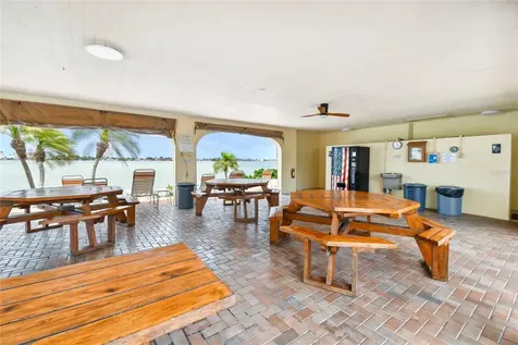 4575 Cove Circle St Petersburg FL 33708