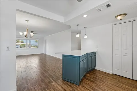 4575 Cove Circle St Petersburg FL 33708
