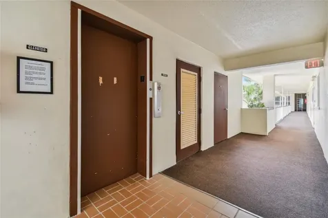 4575 Cove Circle St Petersburg FL 33708