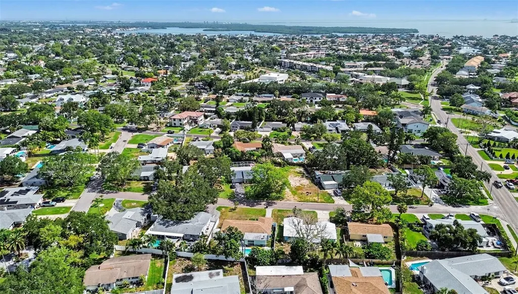 1737 Colorado Avenue NE St Petersburg FL 33703