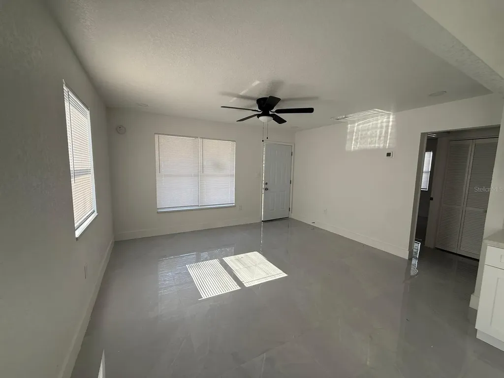 427 40th Avenue S St Petersburg FL 33705