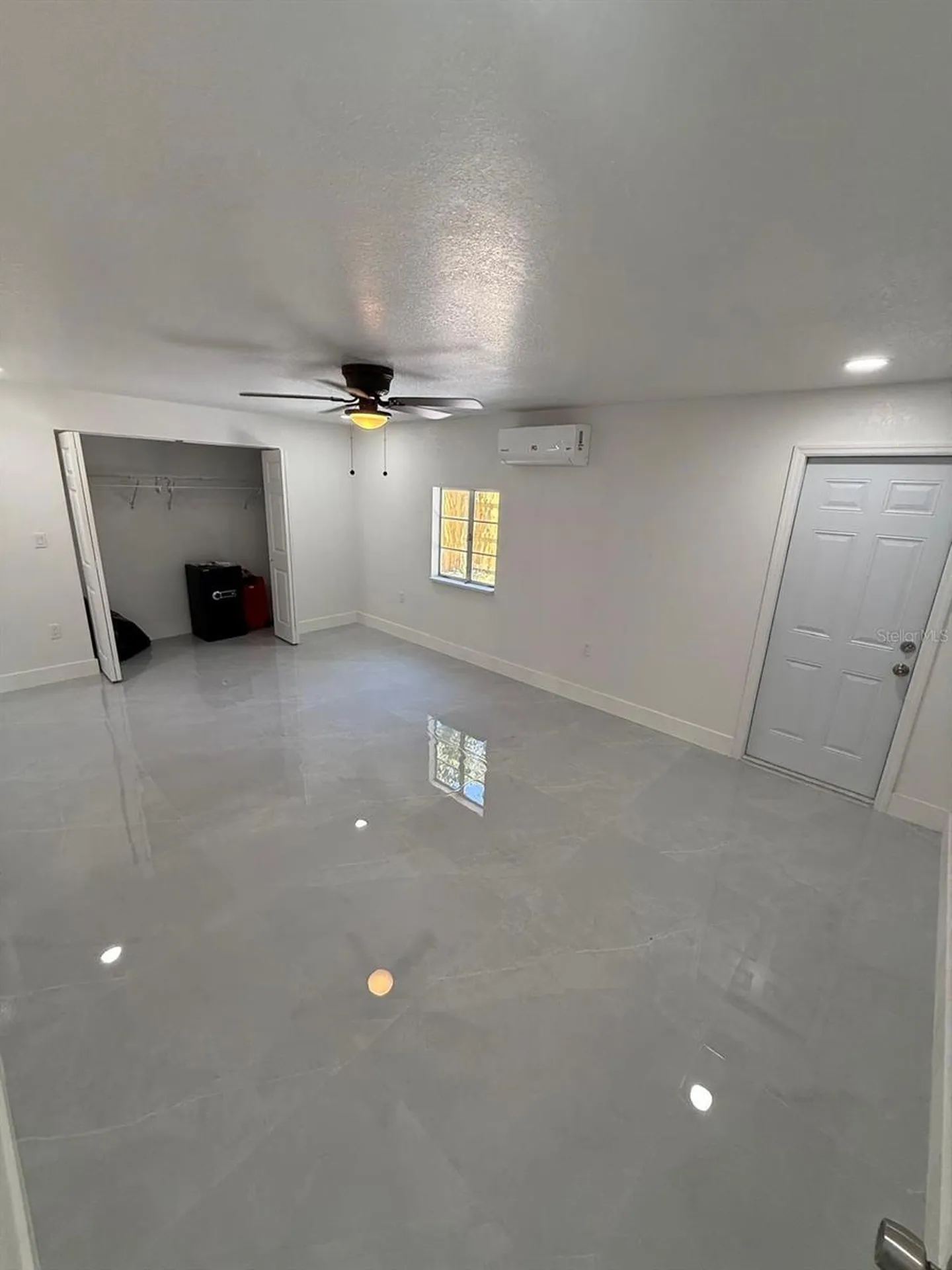 427 40th Avenue S St Petersburg FL 33705