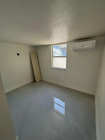 427 40th Avenue S St Petersburg FL 33705